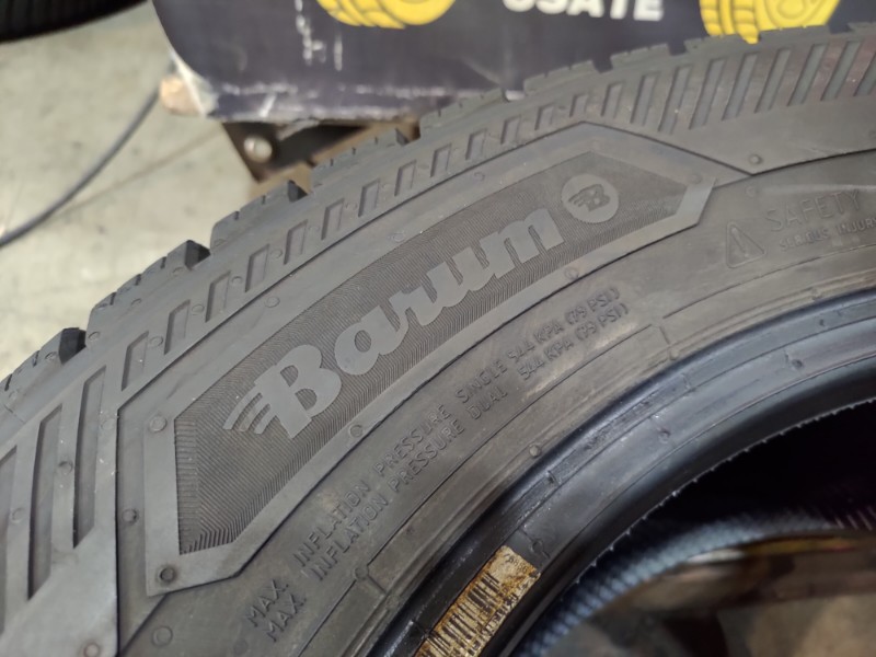 2 Gomme usate 215 65 16 C Pneumatici Invernali BARUM 2 Gomme usate 215 65 16 C Pneumatici Invernali BARUM