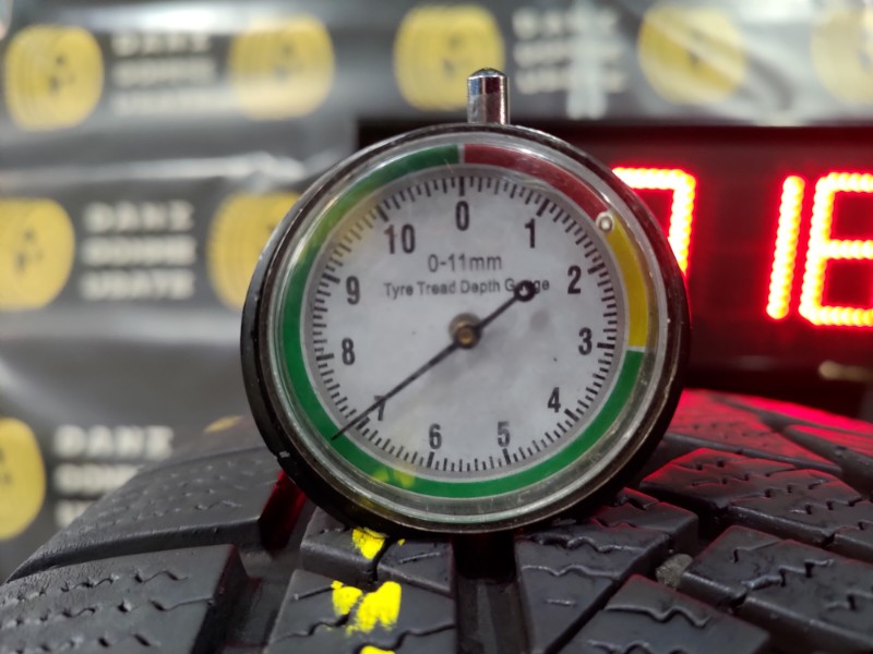 2 Gomme usate 205 60 16 Pneumatici Invernali CONTINENTAL 2 Gomme usate 205 60 16 Pneumatici Invernali CONTINENTAL