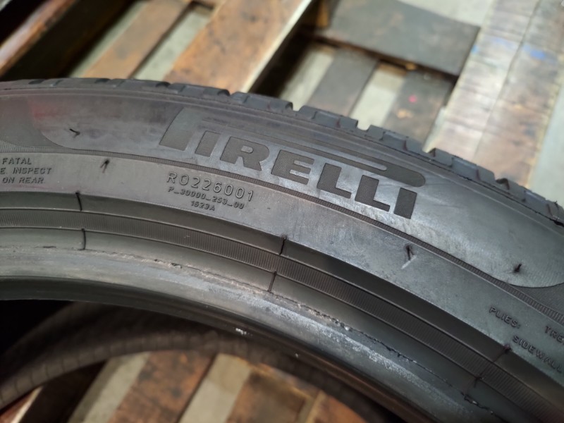 2 Gomme usate 245 45 20 e 2 Gomme usate 275 40 20 Pneumatici Invernali PIRELLI 2 Gomme usate 245 45 20 e 2 Gomme usate 275 40 20 Pneumatici Invernali PIRELLI