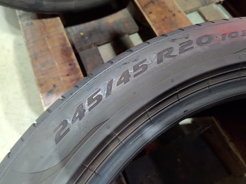 2 Gomme usate 245 45 20 e 2 Gomme usate 275 40 20 Pneumatici Estivi PIRELLI 2 Gomme usate 245 45 20 e 2 Gomme usate 275 40 20 Pneumatici Estivi PIRELLI