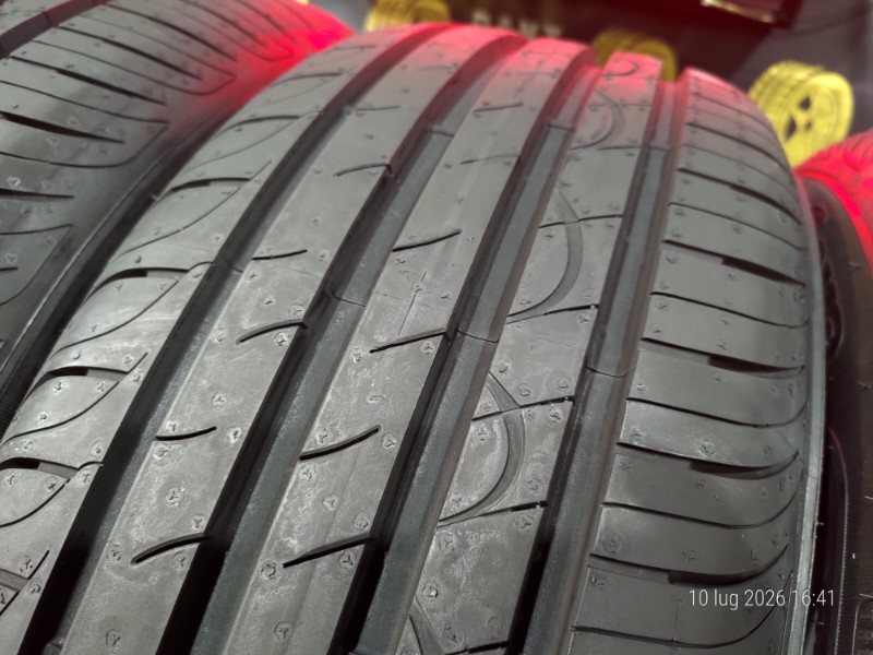 4 Gomme nuove 215 55 17 Pneumatici Estivi SAVA 4 Gomme nuove 215 55 17 Pneumatici Estivi SAVA
