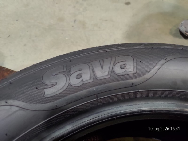 4 Gomme nuove 215 55 17 Pneumatici Estivi SAVA 4 Gomme nuove 215 55 17 Pneumatici Estivi SAVA