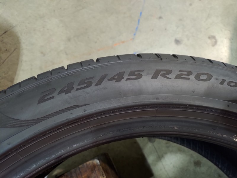 2 Gomme usate 245 45 20 RUN FLAT Pneumatici Estivi 2 Gomme usate 245 45 20 RUN FLAT Pneumatici Estivi