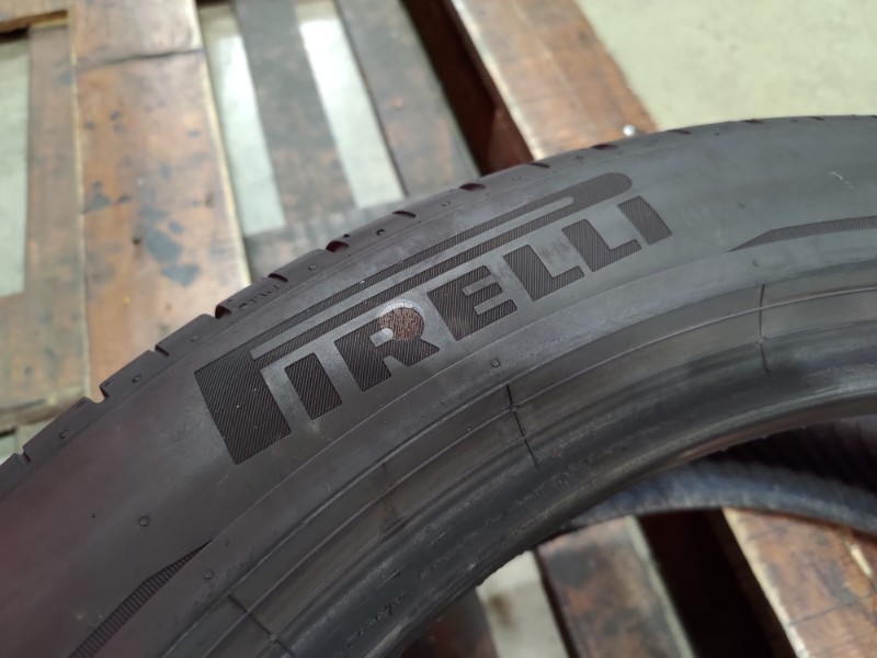 2 Gomme usate 245 45 20 RUN FLAT Pneumatici Estivi 2 Gomme usate 245 45 20 RUN FLAT Pneumatici Estivi