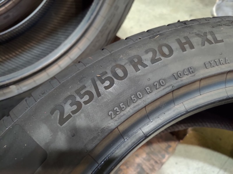 2 Gomme usate 235 50 20 e 2 Gomme usate 255 45 20 Pneumatici Estivi CONTINENTAL 2 Gomme usate 235 50 20 e 2 Gomme usate 255 45 20 Pneumatici Estivi CONTINENTAL