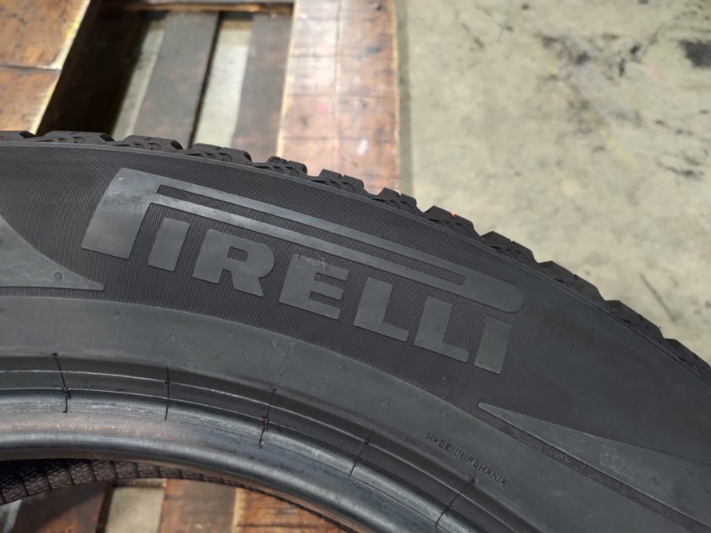 2 Gomme usate 235 55 18 Pneumatici 4 Stagioni PIRELLI 2 Gomme usate 235 55 18 Pneumatici 4 Stagioni PIRELLI