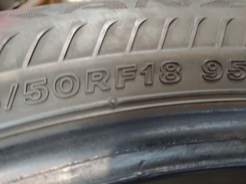 4 Gomme usate 225 50 18 RUN FLAT Pneumatici Estivi BRIDGESTONE 4 Gomme usate 225 50 18 RUN FLAT Pneumatici Estivi BRIDGESTONE