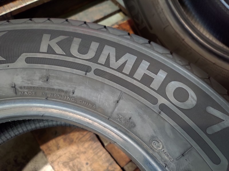4 Gomme usate 215 70 15 C Pneumatici Estivi KUMHO 4 Gomme usate 215 70 15 C Pneumatici Estivi KUMHO