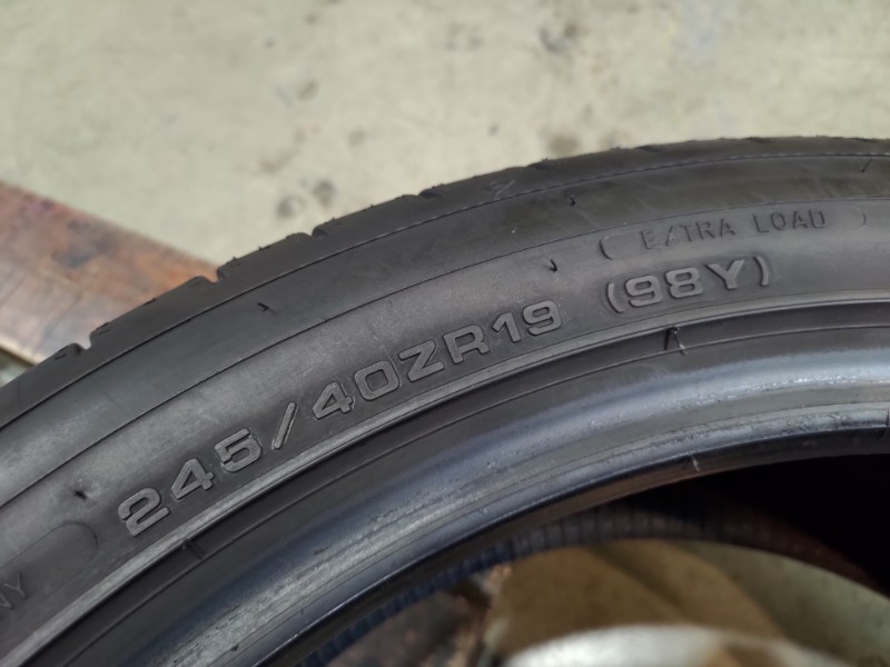 4 Gomme usate 245 40 19 Pneumatici Estivi DUNLOP 4 Gomme usate 245 40 19 Pneumatici Estivi DUNLOP
