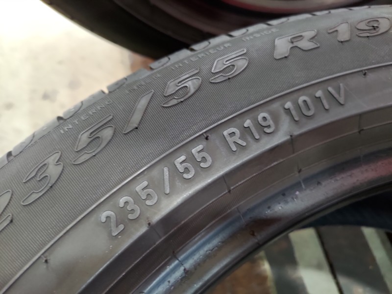 2 Gomme usate 235 55 19 Pneumatici Estivi PIRELLI 2 Gomme usate 235 55 19 Pneumatici Estivi PIRELLI
