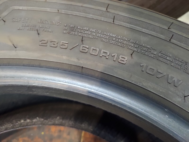 4 Gomme usate 235 60 18 Pneumatici Estivi GOODYEAR 4 Gomme usate 235 60 18 Pneumatici Estivi GOODYEAR