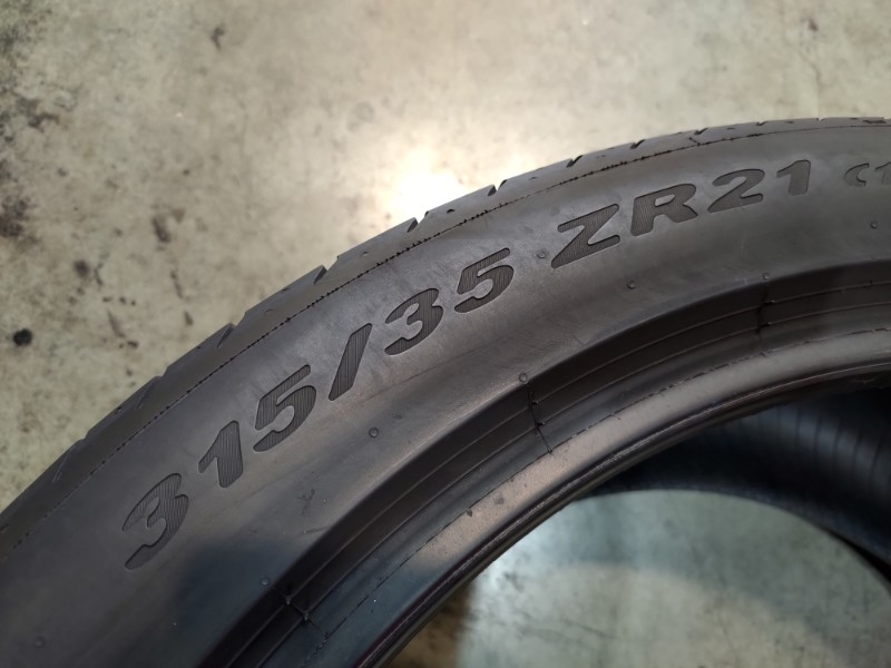 2 Gomme usate 285 40 21 e 2 Gomme usate 315 35 21 Pneumatici Estivi PIRELLI 2 Gomme usate 285 40 21 e 2 Gomme usate 315 35 21 Pneumatici Estivi PIRELLI