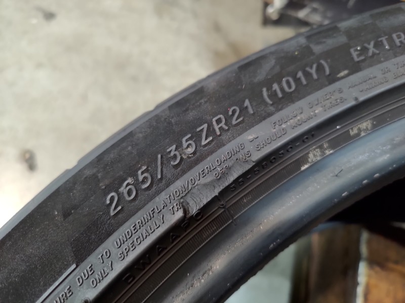 2 Gomme usate 265 35 21 Pneumatici Estivi MICHELIN 2 Gomme usate 265 35 21 Pneumatici Estivi MICHELIN