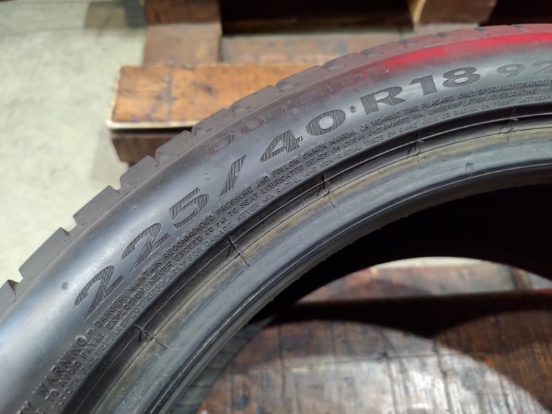 1 Gomma usate 225 40 18 Pneumatici Estivi PIRELLI 1 Gomma usate 225 40 18 Pneumatici Estivi PIRELLI