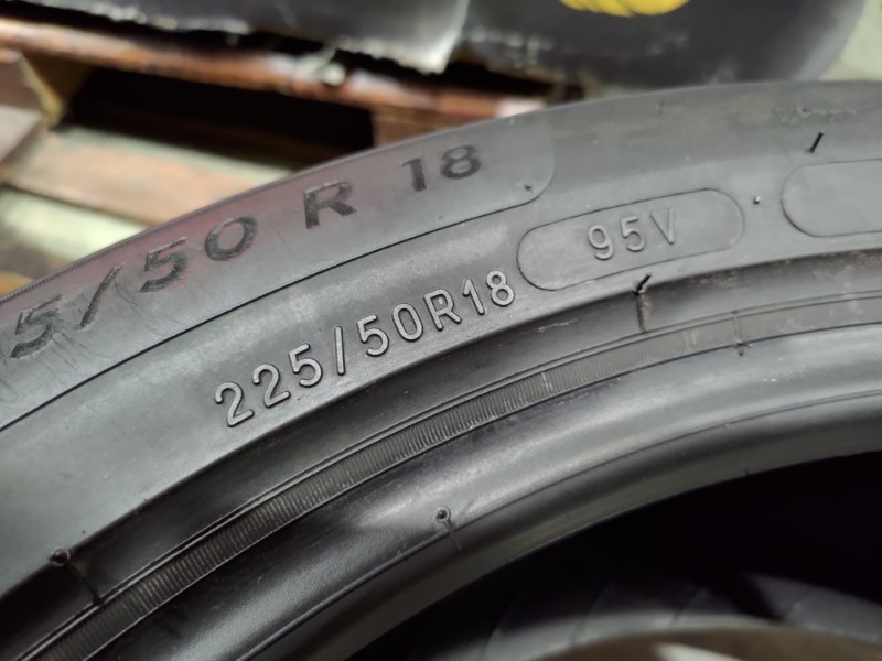 4 Gomme usate 225 50 18 Pneumatici Estivi MICHELIN 4 Gomme usate 225 50 18 Pneumatici Estivi MICHELIN