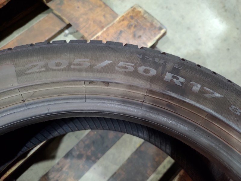 2 Gomme usate 205 50 17 Pneumatici Estivi PIRELLI 2 Gomme usate 205 50 17 Pneumatici Estivi PIRELLI