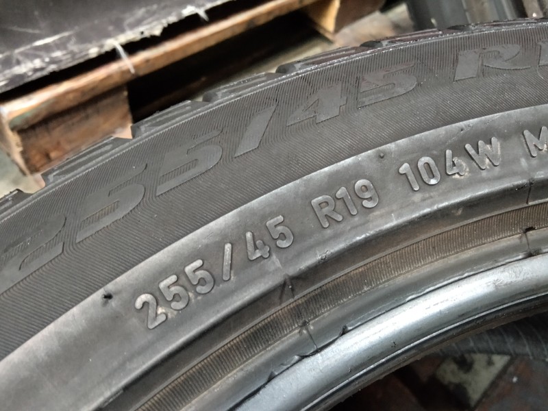 4 Gomme usate 255 45 19 Pneumatici Invernali PIRELLI 4 Gomme usate 255 45 19 Pneumatici Invernali PIRELLI