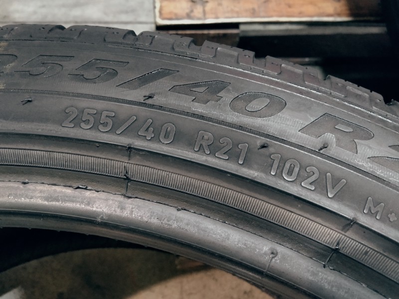 4 Gomme usate 255 40 21 Pneumatici Invernali PIRELLI 4 Gomme usate 255 40 21 Pneumatici Invernali PIRELLI