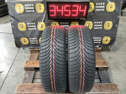 2 Gomme usate 215 60 16 Pneumatici Invernali KUMHO