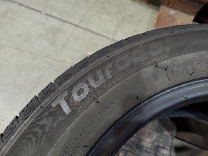 2 Gomme usate 195 60 16 C Pneumatici 4 Stagioni TOURADOR 2 Gomme usate 195 60 16 C Pneumatici 4 Stagioni TOURADOR