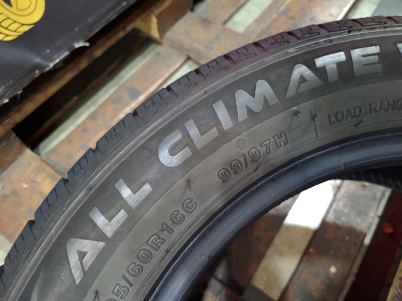 2 Gomme usate 195 60 16 C Pneumatici 4 Stagioni TOURADOR 2 Gomme usate 195 60 16 C Pneumatici 4 Stagioni TOURADOR