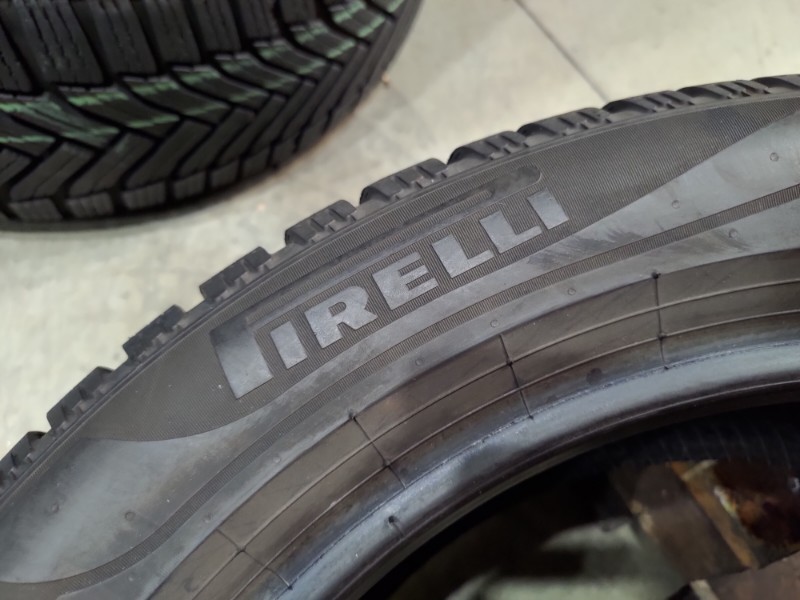 4 Gomme usate 215 55 17 Pneumatici Invernali PIRELLI 4 Gomme usate 215 55 17 Pneumatici Invernali PIRELLI