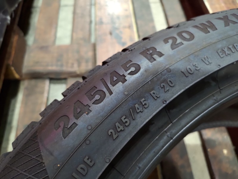 2 Gomme usate 245 45 20 Pneumatici Invernali CONTINENTAL 2 Gomme usate 245 45 20 Pneumatici Invernali CONTINENTAL