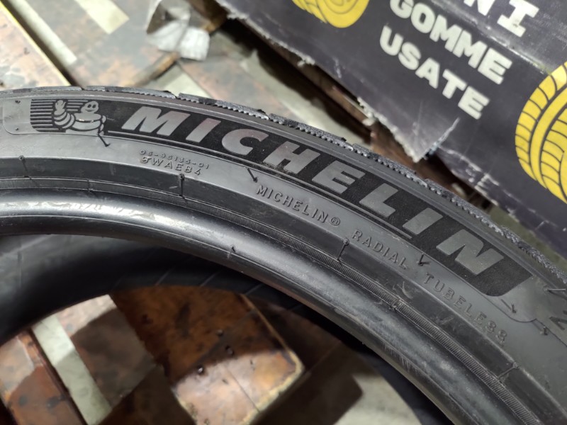 2 Gomme usate 265 35 22 Pneumatici Invernali MICHELIN 2 Gomme usate 265 35 22 Pneumatici Invernali MICHELIN
