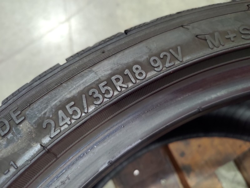 2 Gomme usate 225 40 18 e 2 Gomme usate 245 35 18 Pneumatici Invernali TOYO 2 Gomme usate 225 40 18 e 2 Gomme usate 245 35 18 Pneumatici Invernali TOYO