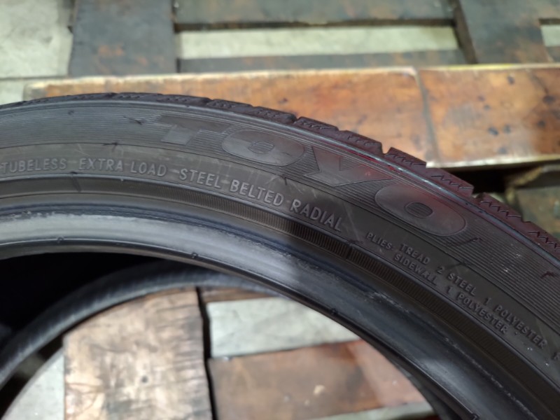 2 Gomme usate 225 40 18 e 2 Gomme usate 245 35 18 Pneumatici Invernali TOYO 2 Gomme usate 225 40 18 e 2 Gomme usate 245 35 18 Pneumatici Invernali TOYO