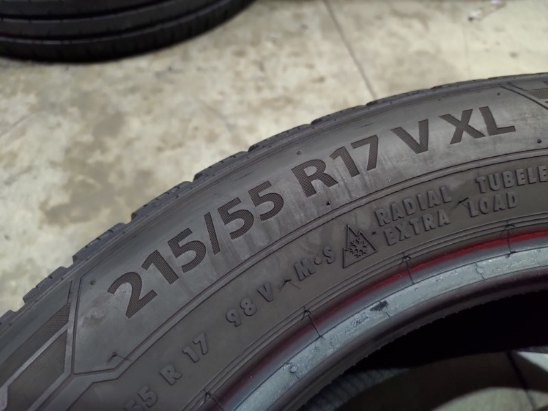 4 Gomme usate 215 55 17 Pneumatici Invernali BARUM 4 Gomme usate 215 55 17 Pneumatici Invernali BARUM