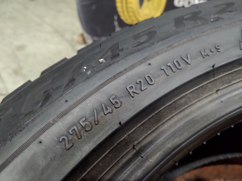 2 Gomme usate 275 45 20 e 2 Gomme usate 305 40 20 RUN FLAT Pneumatici Invernali PIRELLI 2 Gomme usate 275 45 20 e 2 Gomme usate 305 40 20 RUN FLAT Pneumatici Invernali PIRELLI