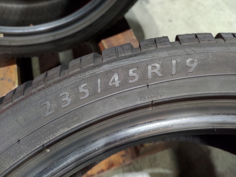 4 Gomme usate 235 45 19 Pneumatici Invernali DUNLOP 4 Gomme usate 235 45 19 Pneumatici Invernali DUNLOP