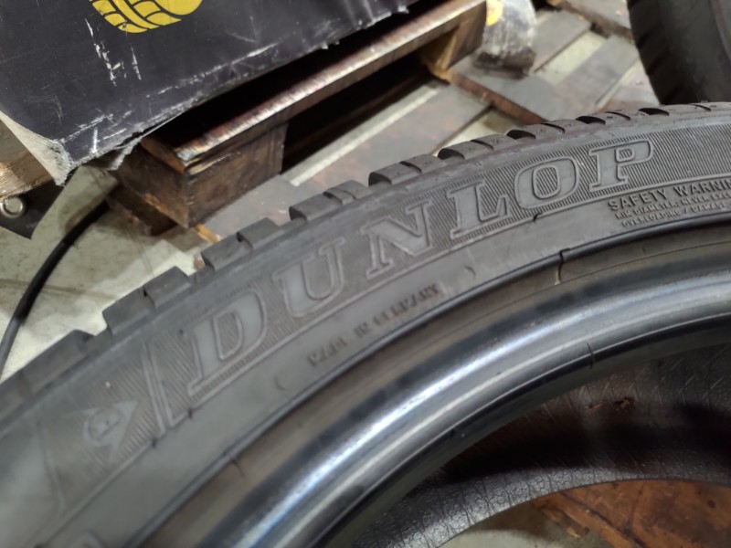 4 Gomme usate 235 45 19 Pneumatici Invernali DUNLOP 4 Gomme usate 235 45 19 Pneumatici Invernali DUNLOP
