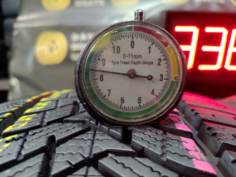 4 Gomme usate 225 45 17 Pneumatici Invernali DUNLOP 4 Gomme usate 225 45 17 Pneumatici Invernali DUNLOP