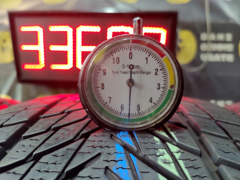 4 Gomme usate 225 45 17 Pneumatici Invernali GOODYEAR 4 Gomme usate 225 45 17 Pneumatici Invernali GOODYEAR