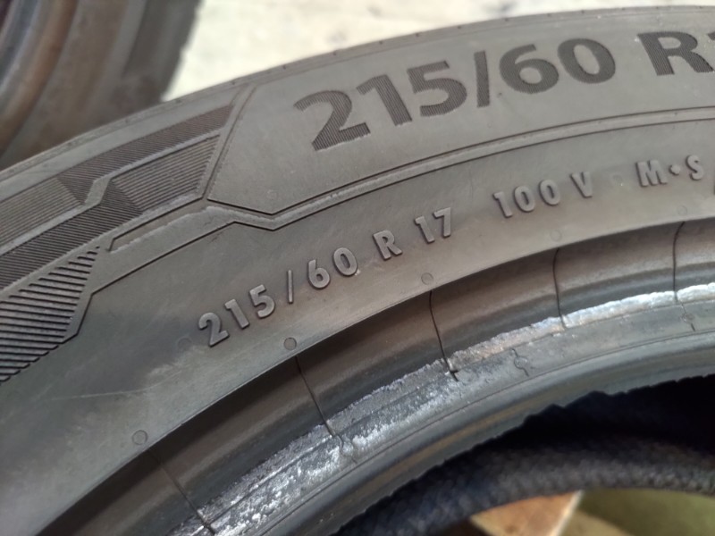 4 Gomme usate 215 60 17 Pneumatici Invernali BARUM 4 Gomme usate 215 60 17 Pneumatici Invernali BARUM