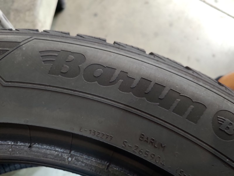 4 Gomme usate 215 60 17 Pneumatici Invernali BARUM 4 Gomme usate 215 60 17 Pneumatici Invernali BARUM