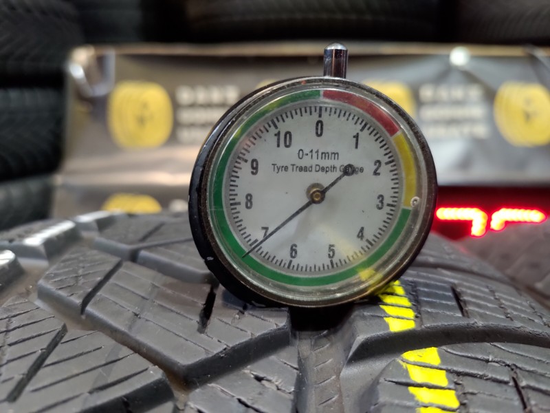 4 Gomme usate 255 60 20 Pneumatici Invernali PIRELLI 4 Gomme usate 255 60 20 Pneumatici Invernali PIRELLI