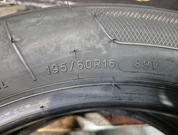 2 Gomme usate 195 60 16 Pneumatici Estivi KLEBER 2 Gomme usate 195 60 16 Pneumatici Estivi KLEBER
