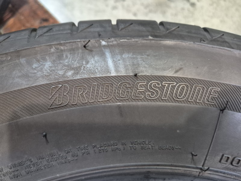 2 Gomme usate 215 65 16 Pneumatici Estivi BRIDGESTONE 2 Gomme usate 215 65 16 Pneumatici Estivi BRIDGESTONE
