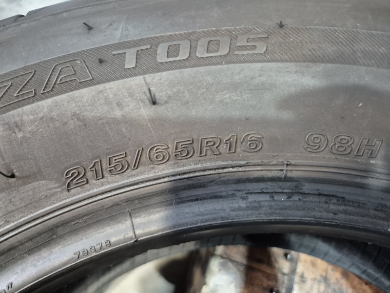 2 Gomme usate 215 65 16 Pneumatici Estivi BRIDGESTONE 2 Gomme usate 215 65 16 Pneumatici Estivi BRIDGESTONE