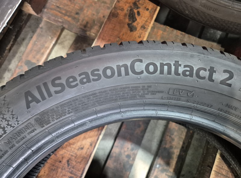 2 Gomme usate 175 65 17 Pneumatici 4 Stagioni CONTINENTAL 2 Gomme usate 175 65 17 Pneumatici 4 Stagioni CONTINENTAL