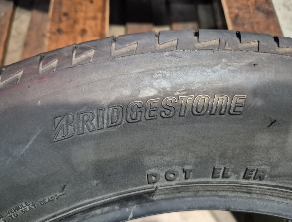 4 Gomme usate 215 60 17 Pneumatici Estivi BRIDGESTONE 4 Gomme usate 215 60 17 Pneumatici Estivi BRIDGESTONE