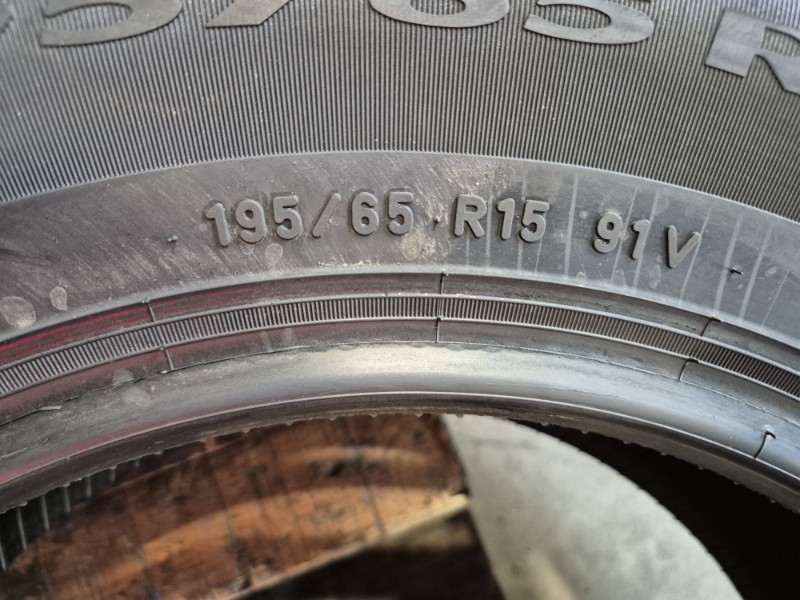 2 Gomme usate 195 65 15 Pneumatici Estivi PIRELLI 2 Gomme usate 195 65 15 Pneumatici Estivi PIRELLI