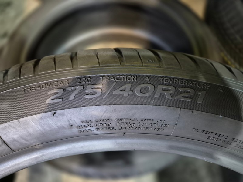 2 Gomme usate 275 40 21 E 2 Gomme usate 315 35 21RUN FLAT Pneumatici Estivi HANKOOK 2 Gomme usate 275 40 21 E 2 Gomme usate 315 35 21RUN FLAT Pneumatici Estivi HANKOOK