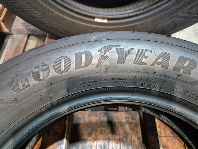 4 Gomme usate 215 60 17 Pneumatici Estivi GOODYEAR 4 Gomme usate 215 60 17 Pneumatici Estivi GOODYEAR