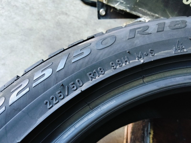 2 Gomme usate 225 50 18 Pneumatici Invernali PIRELLI 2 Gomme usate 225 50 18 Pneumatici Invernali PIRELLI