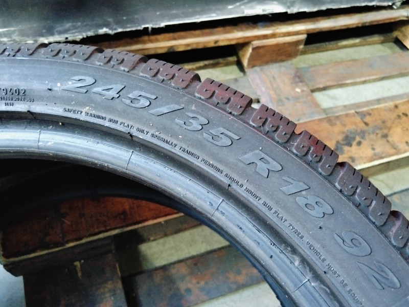 2 Gomme usate 245 35 18 RUN FLAT Pneumatici Invernali PIRELLI 2 Gomme usate 245 35 18 RUN FLAT Pneumatici Invernali PIRELLI