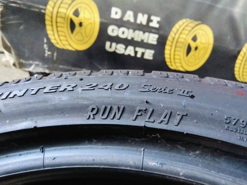2 Gomme usate 245 35 18 RUN FLAT Pneumatici Invernali PIRELLI 2 Gomme usate 245 35 18 RUN FLAT Pneumatici Invernali PIRELLI